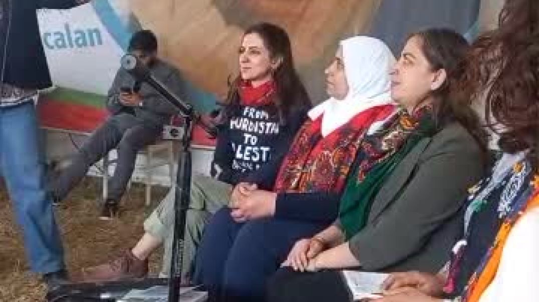 الوفد النسائي لشمال وشرق سوريا يحاضر في مهران "عيد الإنسانية" بفرنسا