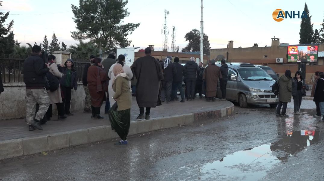 ⁣حشود من 8 مدن تتحرك باتجاه الطريق المؤدي إلى حلب - الدرباسية