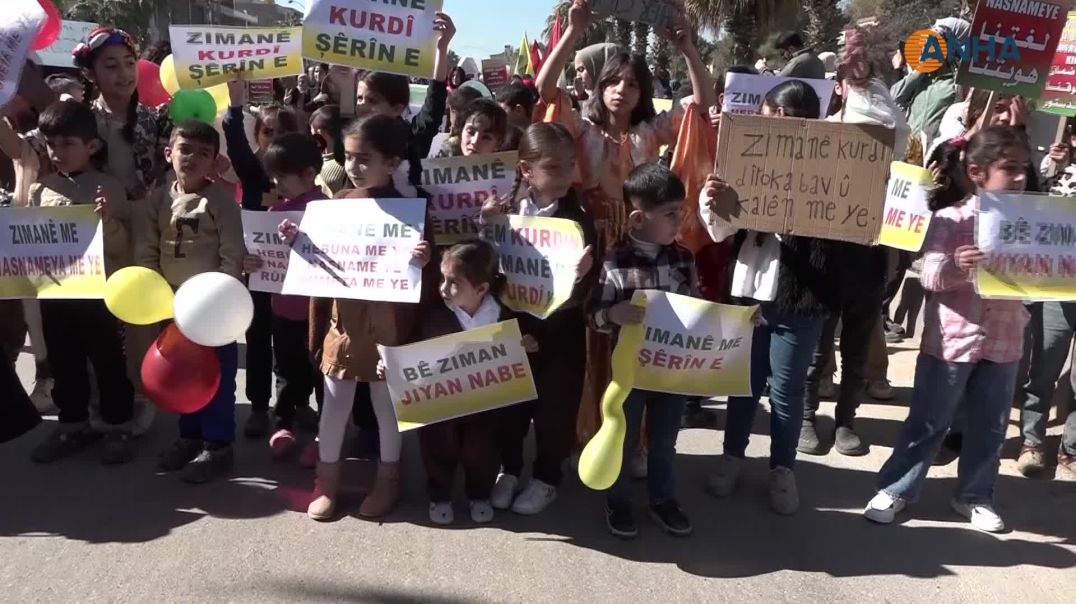 Mamoste û xwendekarên Qamişloyê: Em ê li hember qedexeyên li ser ziman tê bikoşin