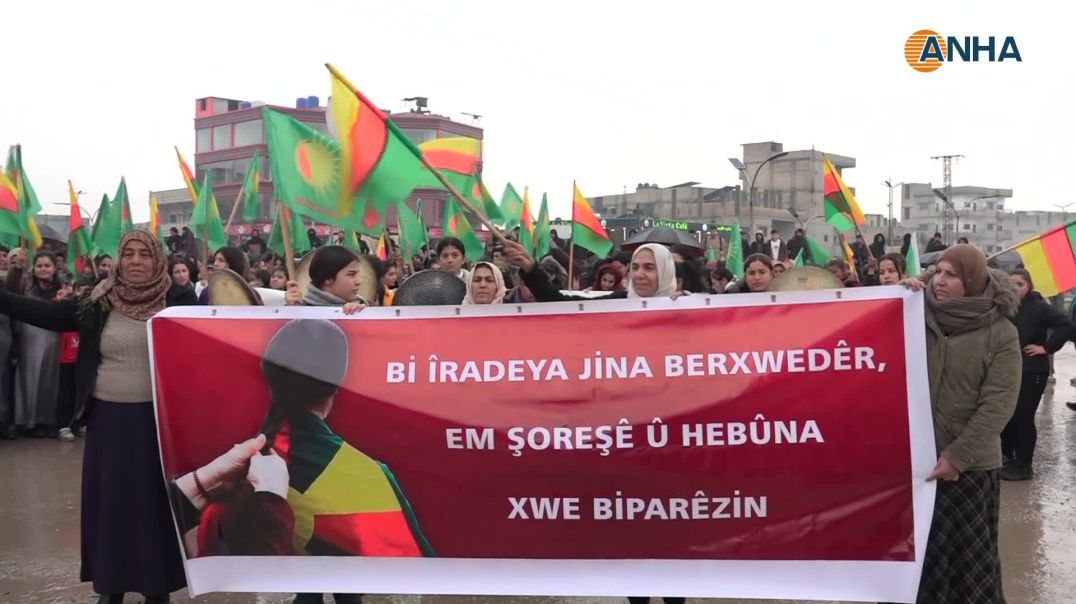 ⁣النساء في كوباني يخرجن في مسيرة دفاعاً عن مكتسبات ثورة المرأة